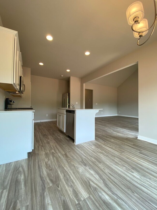 Building Photo - Home for Rent in Pinson, AL!!! Available NOW!