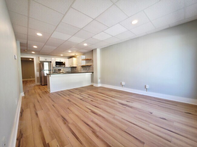 Building Photo - 3915-3917 Mount Troy