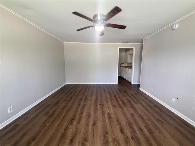 Building Photo - 900 E 6th Ave