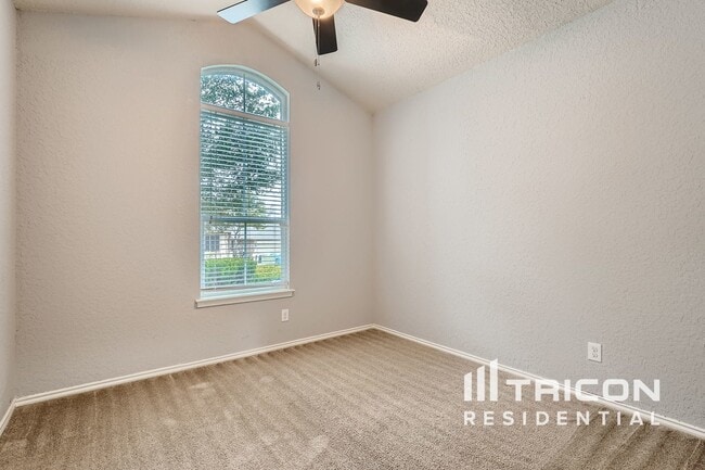 Building Photo - 6526 Palmetto Way