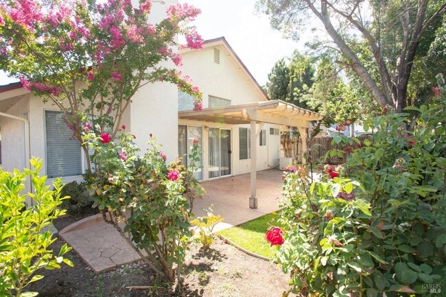 Building Photo - 767 Raven Dr