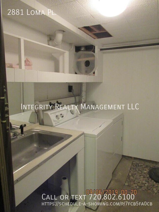 Building Photo - 2881 Loma Pl