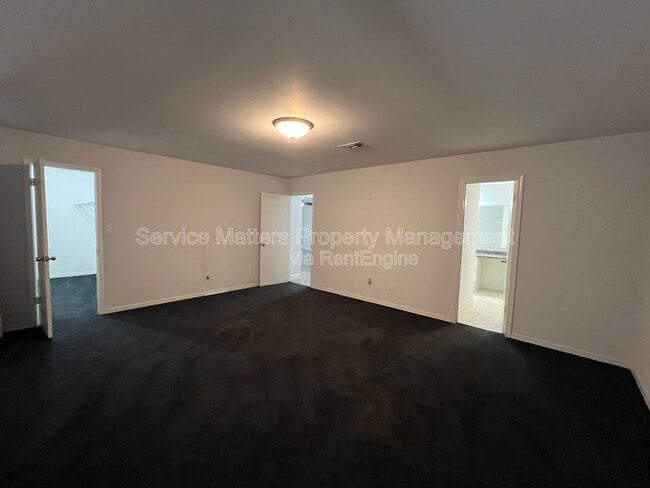 Building Photo - 2017 Coral Creek Dr