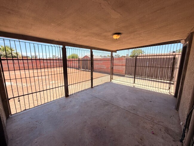 Building Photo - Single Story *NO* Carpet + *NO* HOA Avondale Home For Rent!