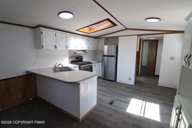 Building Photo - 238 Birchwood Ln