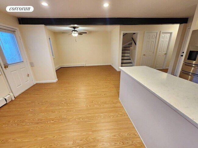 Building Photo - 336 Howe Ave