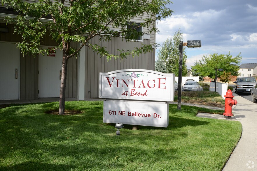 Building Photo - Vintage at Bend