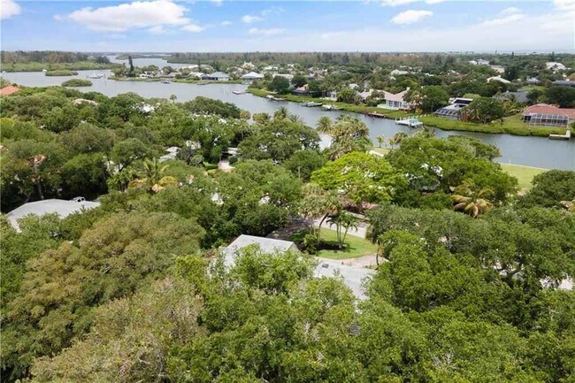 aerial view - 400 Live Oak Rd