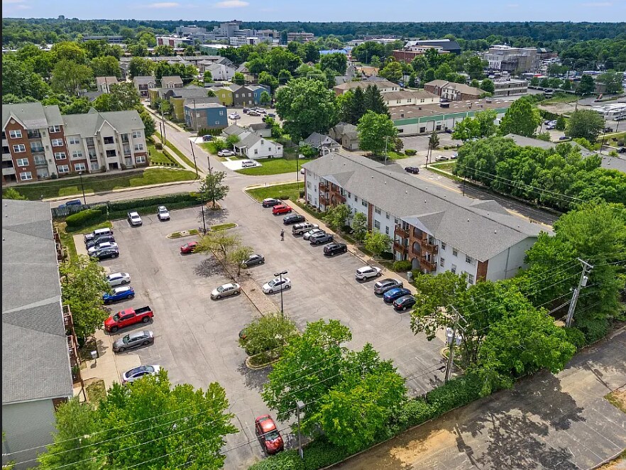 Building Photo - 205 Simpson Ave