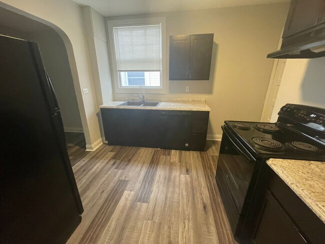 Building Photo - Pet Friendly 2 Bed 1 Bath Single Family Home *Rent Special Going On Now!**