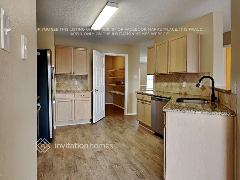 Building Photo - 252 Hilltop Dr