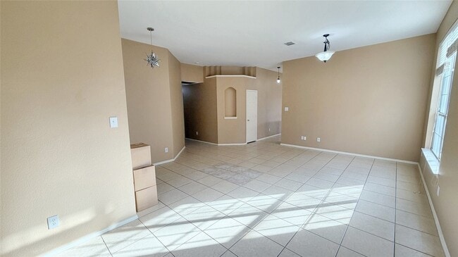 Building Photo - 7189 Waterlily Ln