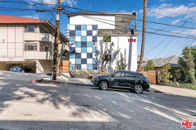 Building Photo - 1210 Larrabee St