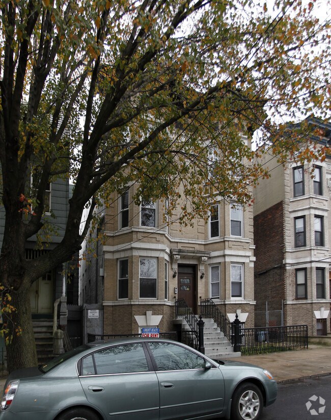 110 Ogden Ave 110 Ogden Ave Jersey City NJ 07307 Apartment Finder