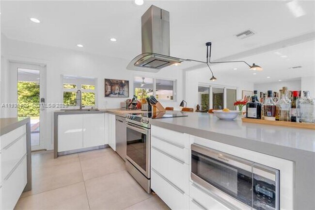 Building Photo - 7465 SW 135th St