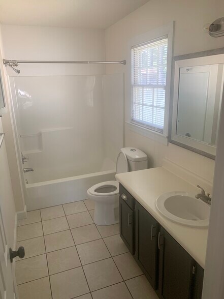 Master Bath - 2140 Tanglewood Rd