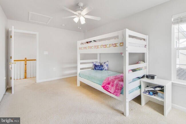 Building Photo - 115 Richard Dr SE