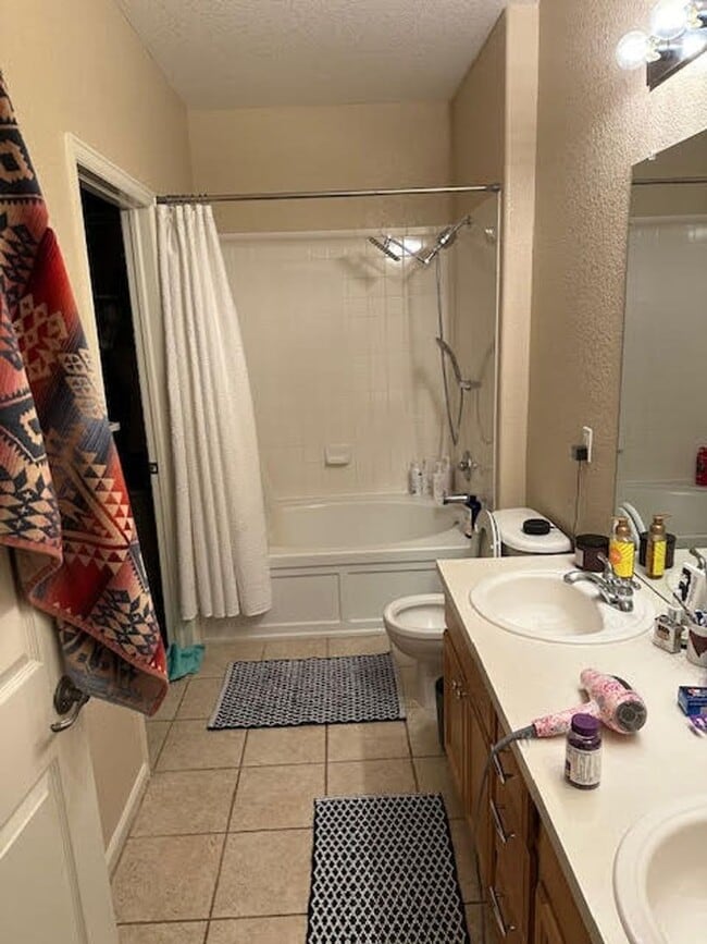 Building Photo - Cozy 2-Bedroom, 2-Bathroom Condo at The Boulders at Broadlands – Available May 5!