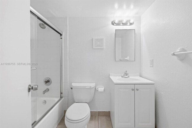 Building Photo - 1405 Miami Rd