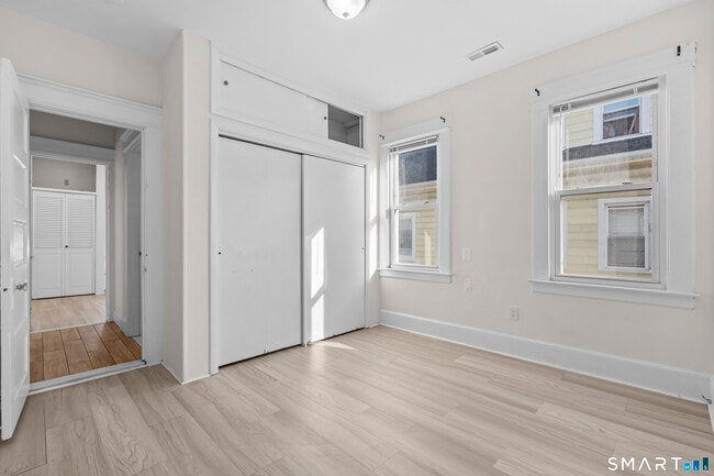 Building Photo - 214 Hemingway Ave
