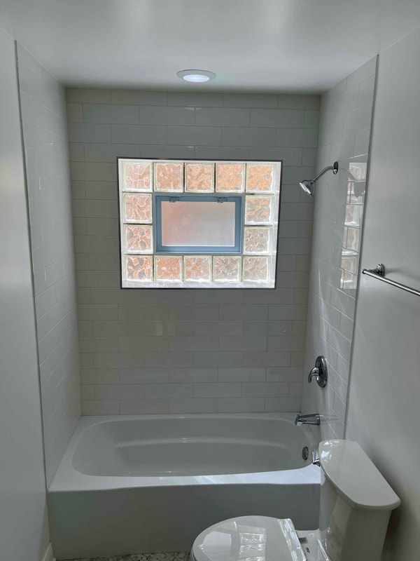 Building Photo - 5807 W Addison St