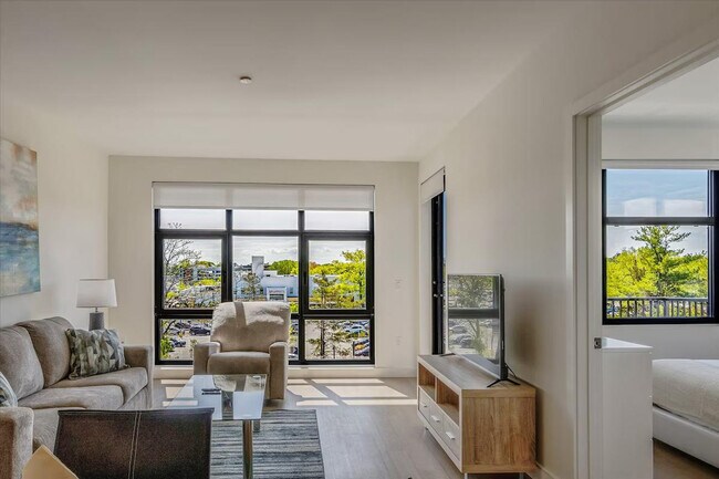 Building Photo - 365 Terhune Rd