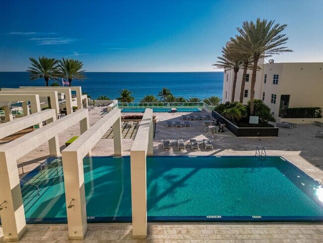 Building Photo - 101 S Fort Lauderdale Beach Blvd