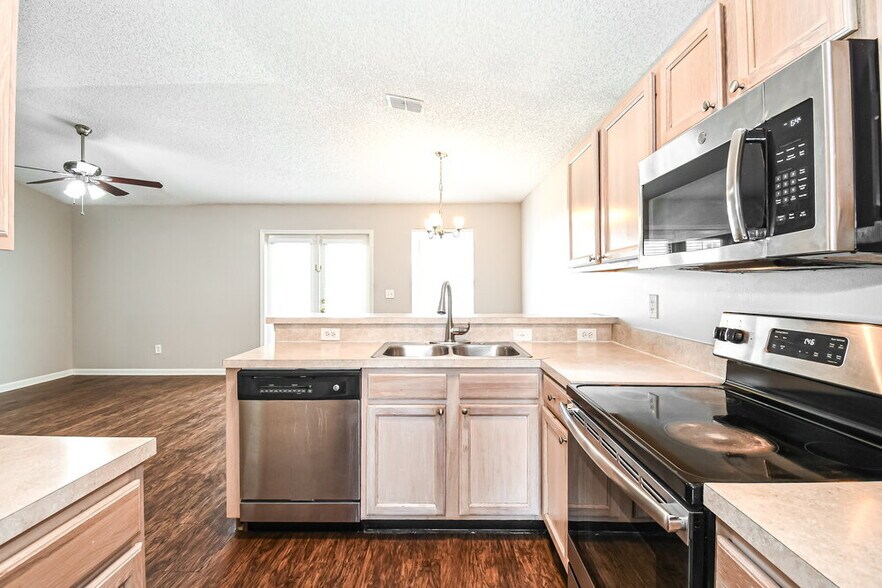 Building Photo - 1125 Buccaneer Blvd
