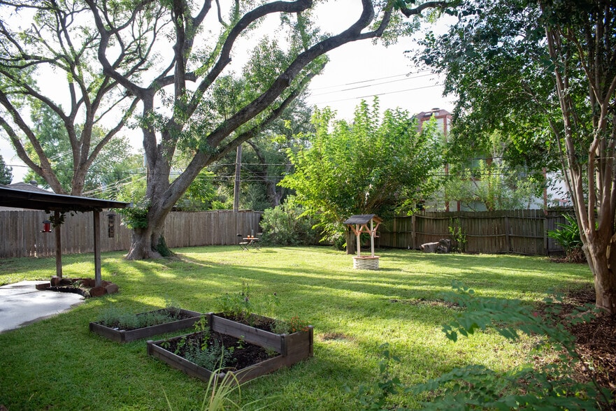 Building Photo - 12826 Westmere Dr