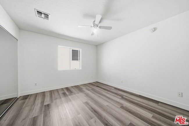 Building Photo - 6616 Sylmar Ave