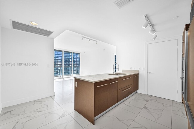 Building Photo - 475 Brickell Ave