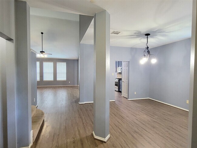Building Photo - 7307 Fall Springs Ln