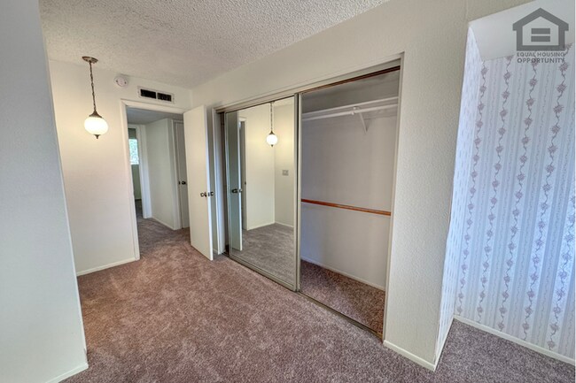 Building Photo - 3Bed/2Bath House at 55th Ave/Peoria Ave! Ready for Immediate Move-In! – NO HOA!