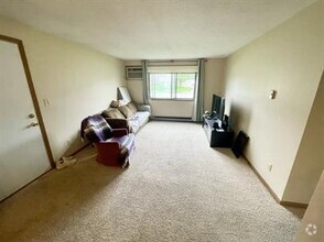 Building Photo - 806 Benton Dr