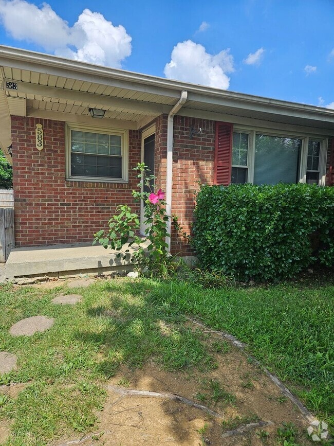 Building Photo - 2 Bed 1 Bath Duplex