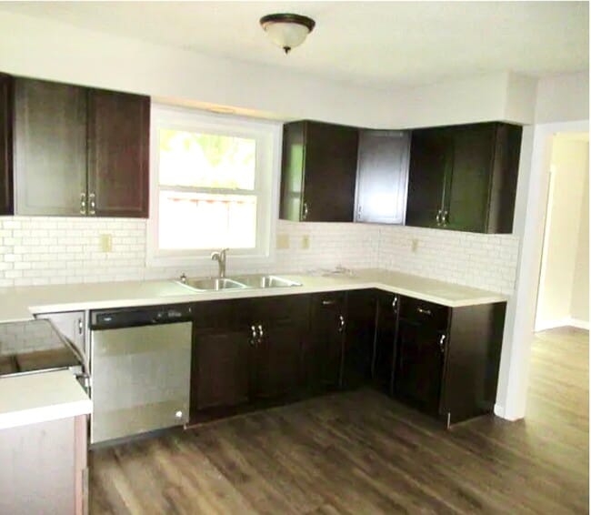 Building Photo - 1026 Illinois Dr