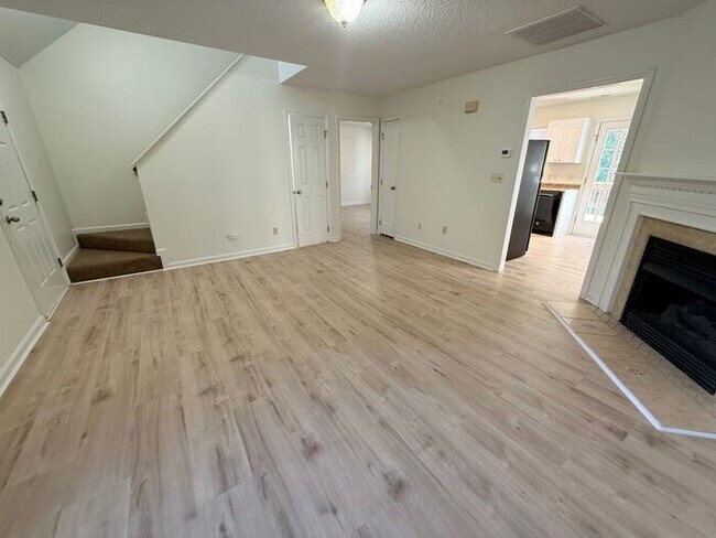 Building Photo - 1529 Crag Burn Ln