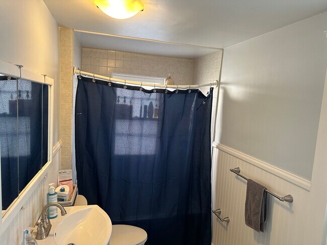 Building Photo - 2069 Elbur Ave