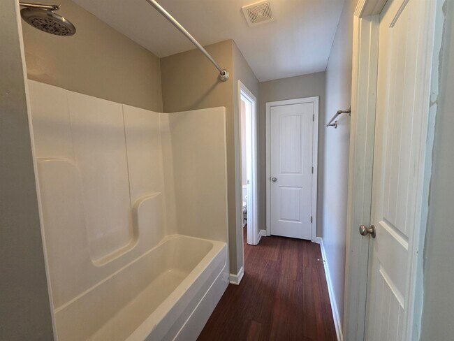 Building Photo - 1315 Crosstown Ct