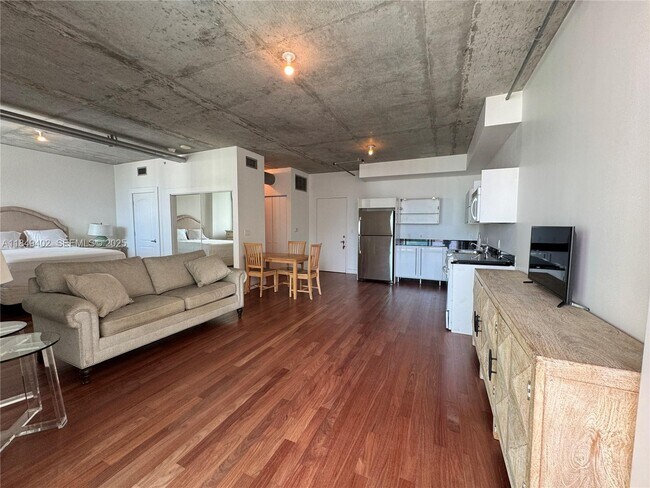 Building Photo - 690 SW 1st Ct