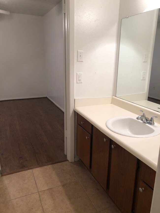 Building Photo - 2603PR