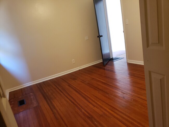 Building Photo - 38 N Fulton St