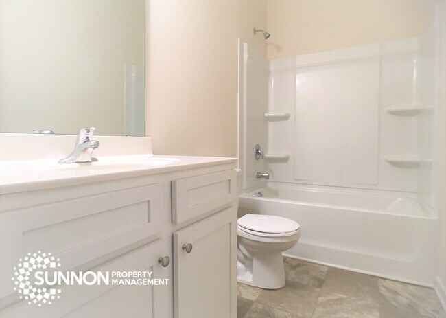 Building Photo - Beautiful 3BR 2BA Ranch with Backyard Oasis