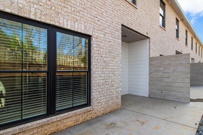 Building Photo - 117 Old Excell Rd