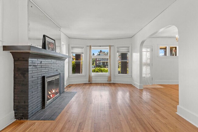 Building Photo - 1510 Virginia Park St