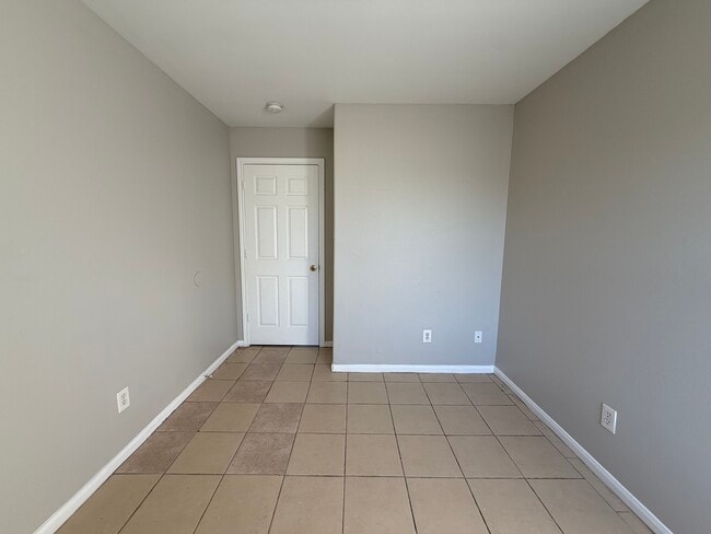 Building Photo - 3032 La Estancia Ln