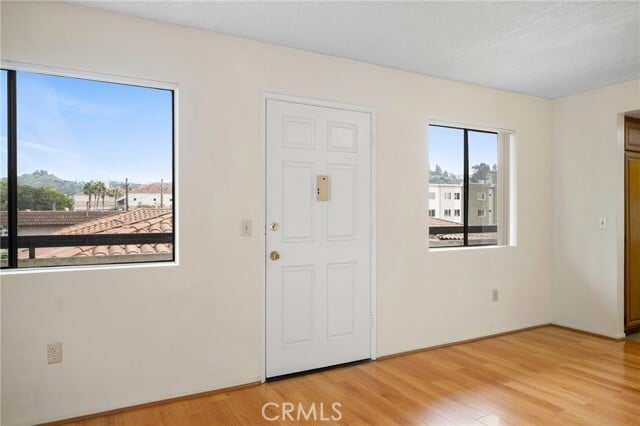 Building Photo - 1004 E Garfield Ave