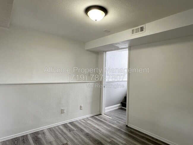 Building Photo - 1250 Chiricahua Dr