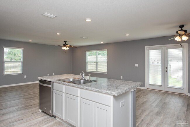 Building Photo - 5720 Blackhorse Cir