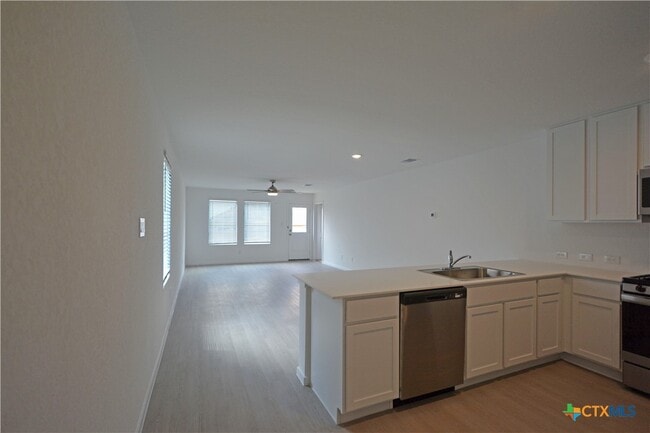 Building Photo - 1537 Hummock Steep